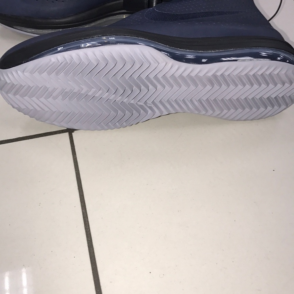 New! *Last Pair !* Nike Women's Modairna in Navy - Picture 7 of 8
